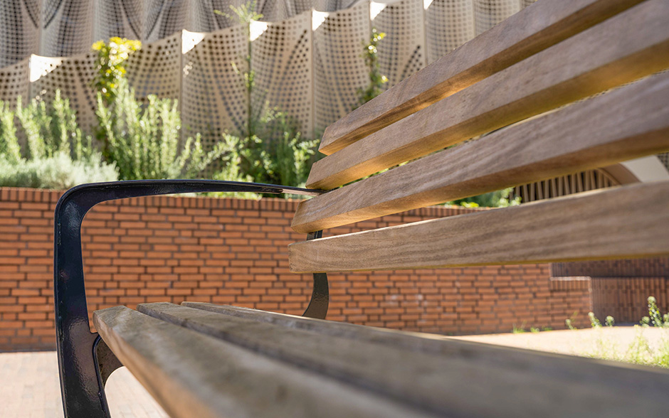 Vivanti ouderenbank hout met rugleuning 3-zits