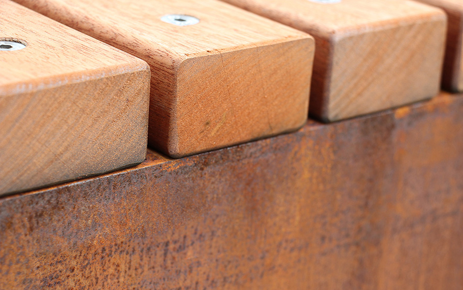 LINN kruk of bijzettafel cortenstaal & hout