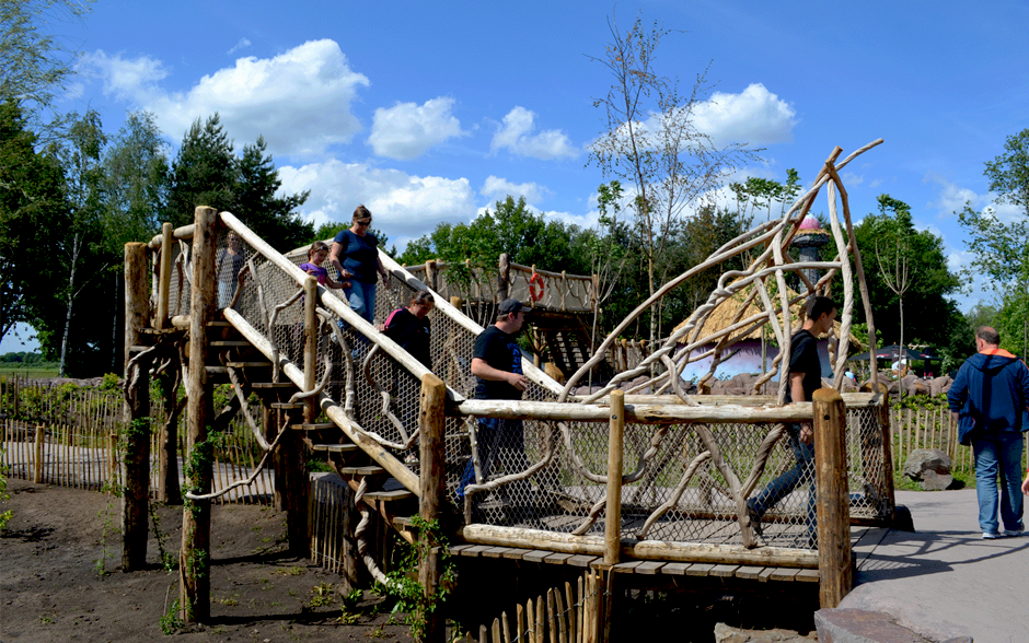 Bruggen op maat in Toverland Sevenum