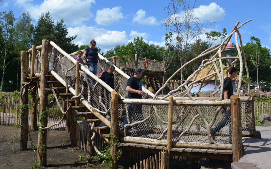 Bruggen op maat in Toverland Sevenum